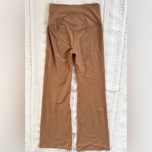 Beyond Yoga Spacedye High Rise Crossover Waist Flare Pant Size Medium Beige